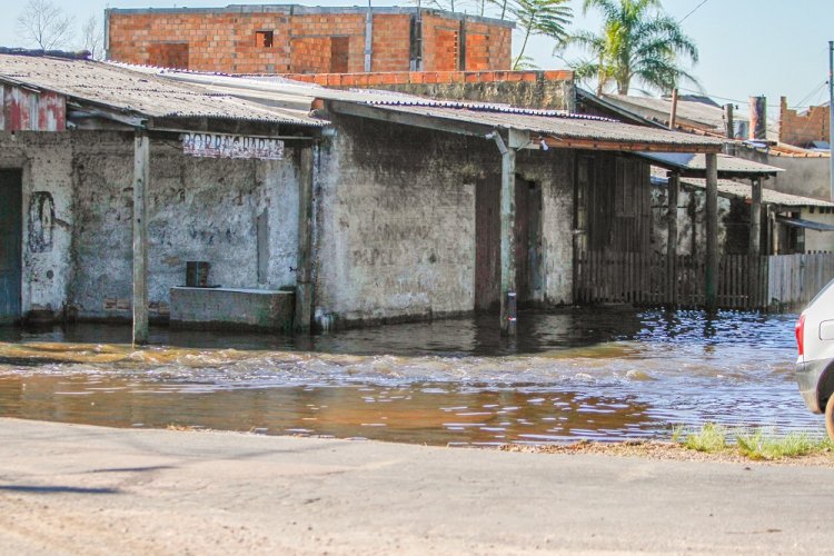 Nível das águas do Guaíba preocupa moradores de Ilha Pintada